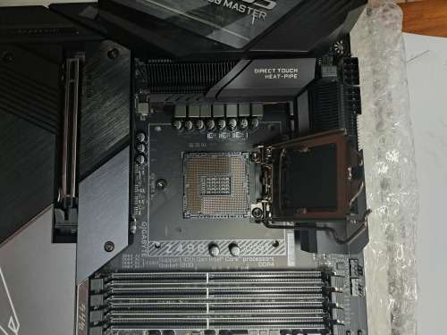 GIGABYTE Z490 AORUS MASTER LGA 1200 Intel Z490 ATX Motherboard with Triple M.2, SATA 6Gb/s, USB 3.2